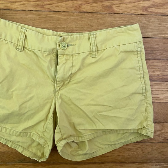 Gap Mustard Shorts - Picture 4 of 10